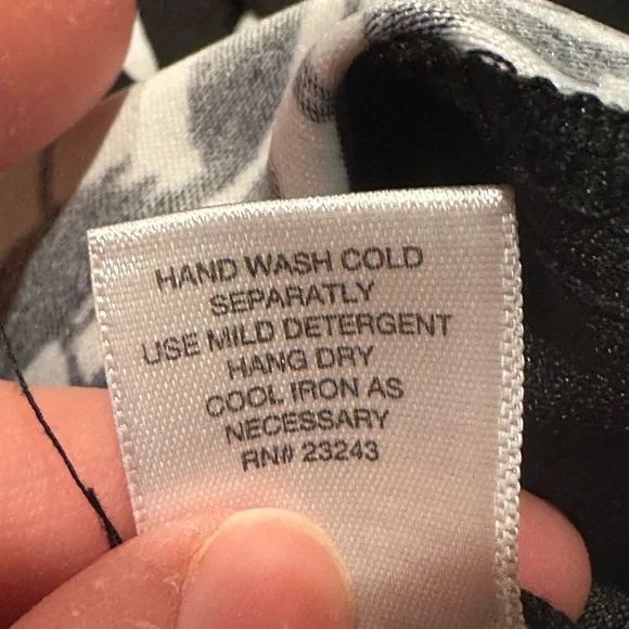 New York & Company  Black and White Leaf Print Midi Sleeveless Dress Sz 0. - Picture 11 of 14